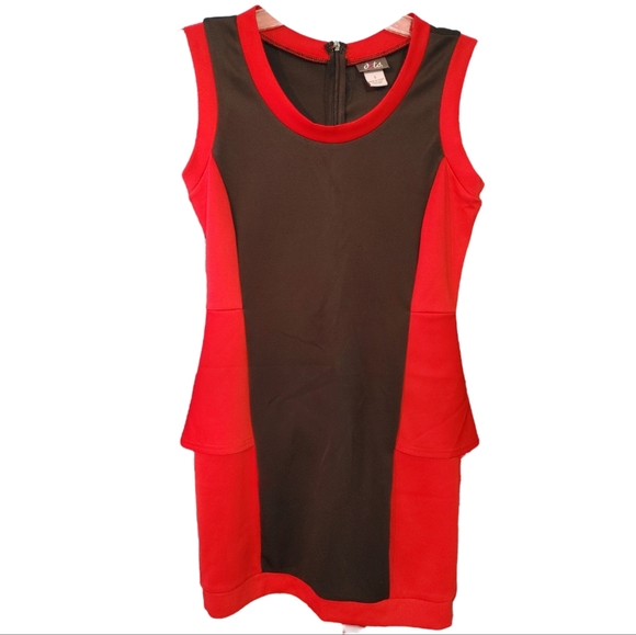 ❗$1 Bundled❗DOTS Red and Black Bodycon Dress with Flare on Hips - Picture 3 of 5